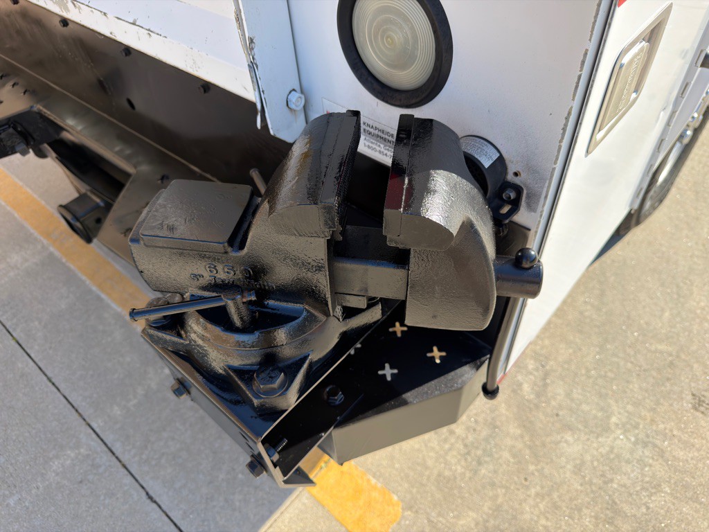 2017 Ford F-350 Image 25