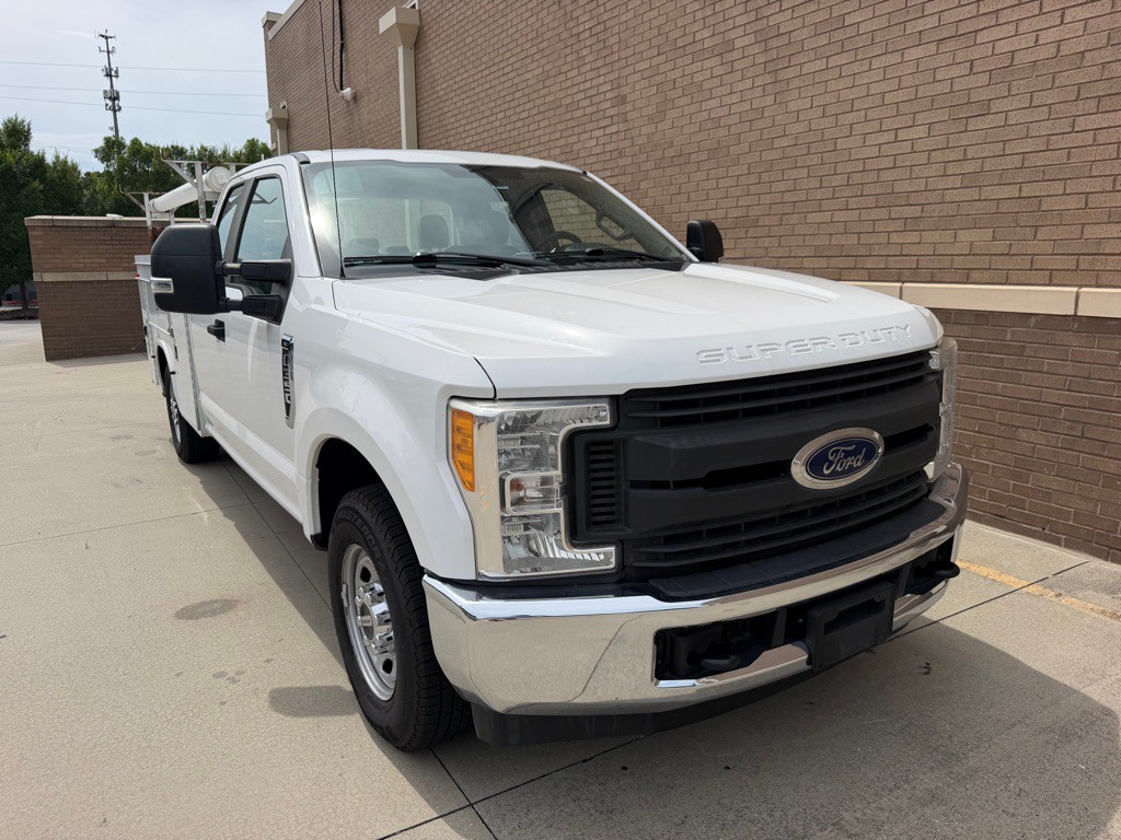2017 Ford F-350 Image 4