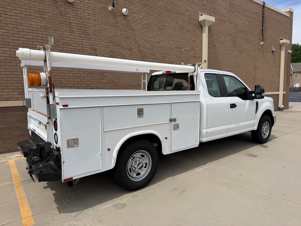 2017 Ford F-350 Image 5