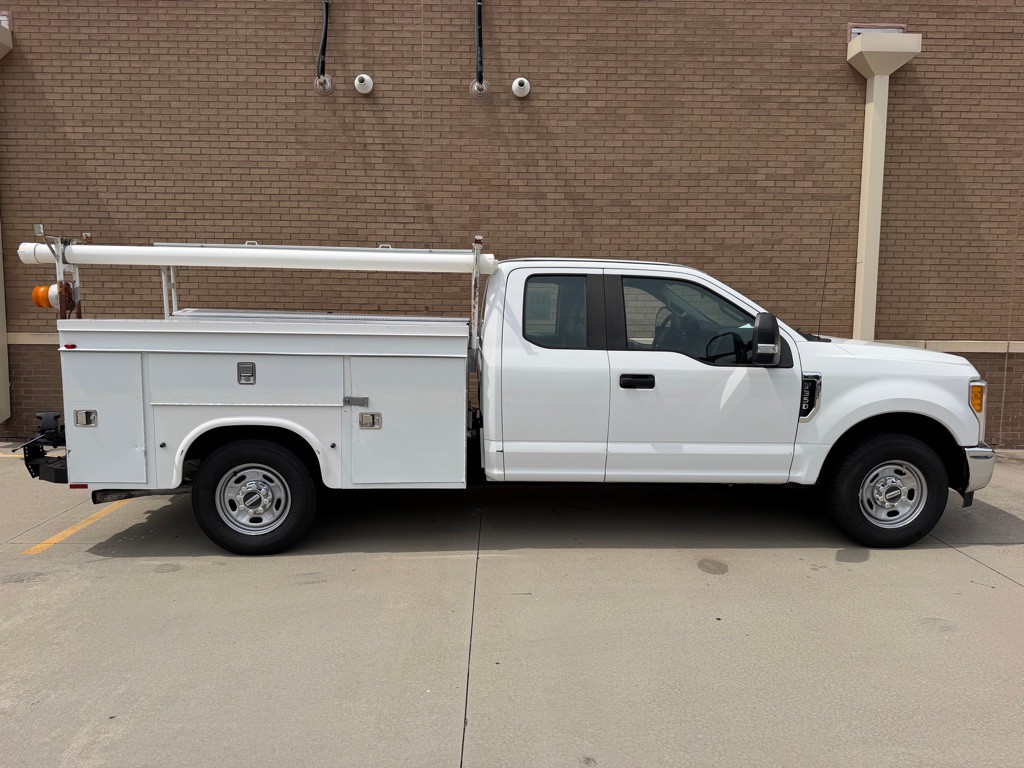 2017 Ford F-350 Image 6