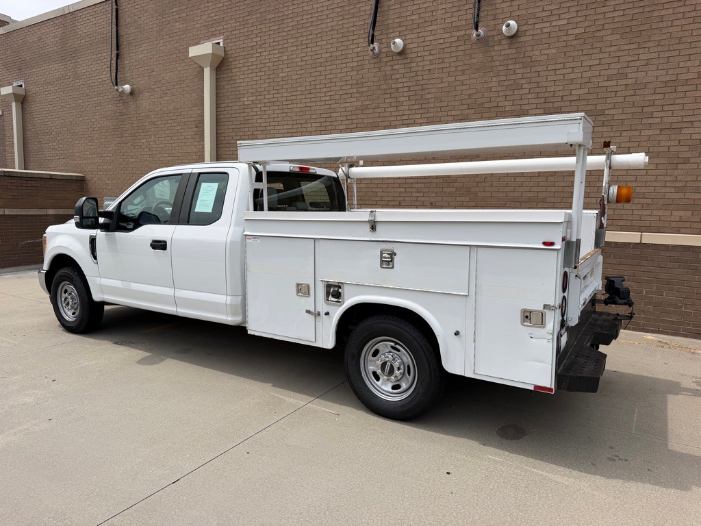 2017 Ford F-350 Image 8
