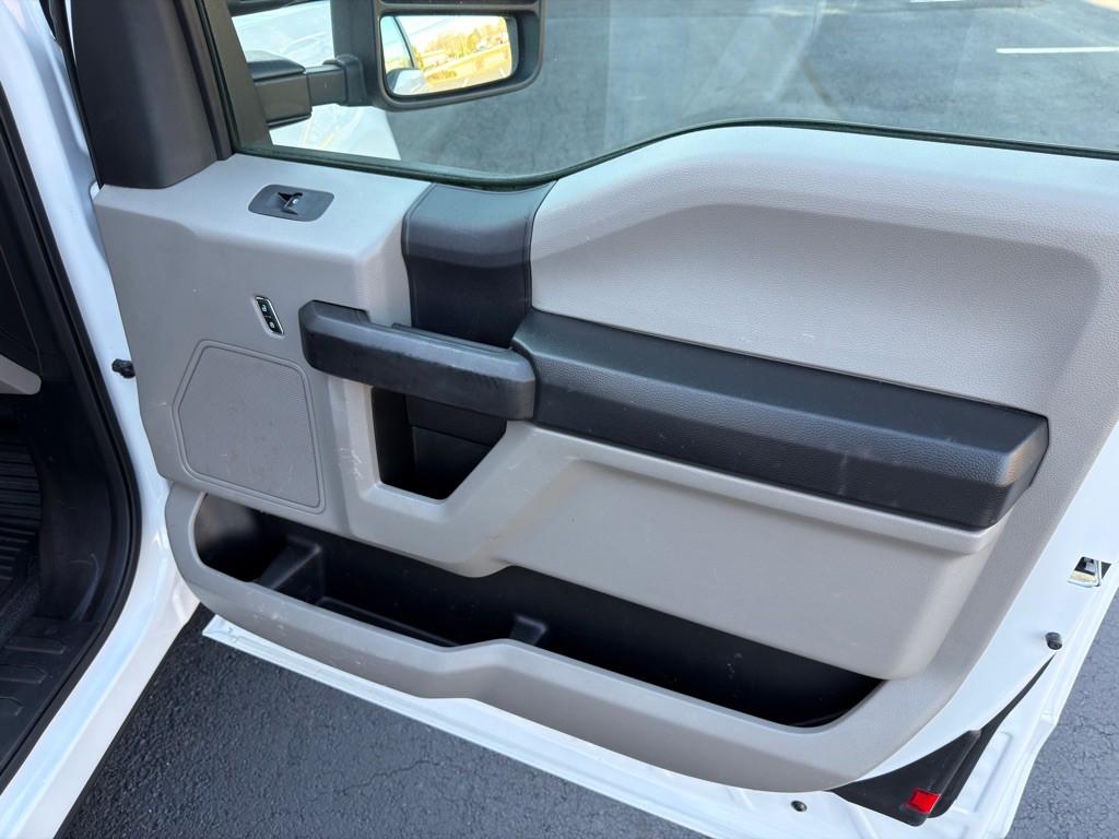 2017 Ford F-350 Image 19