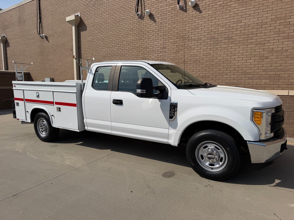 2017 Ford F-350 Image 1