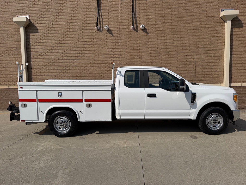 2017 Ford F-350 Image 3