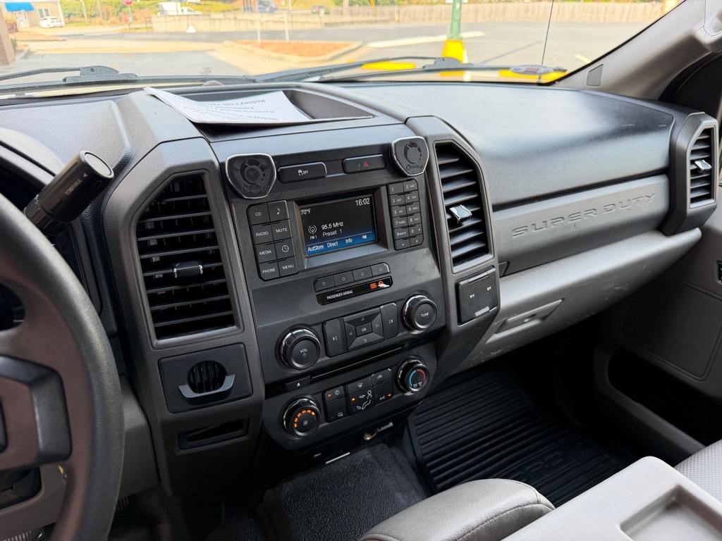 2017 Ford F-350 Image 18