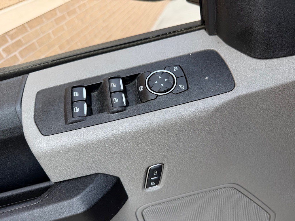 2017 Ford F-350 Image 21