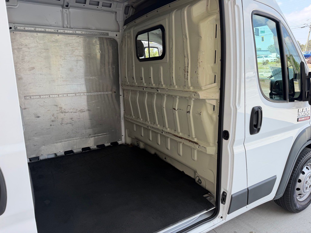 2017 RAM Promaster Image 25