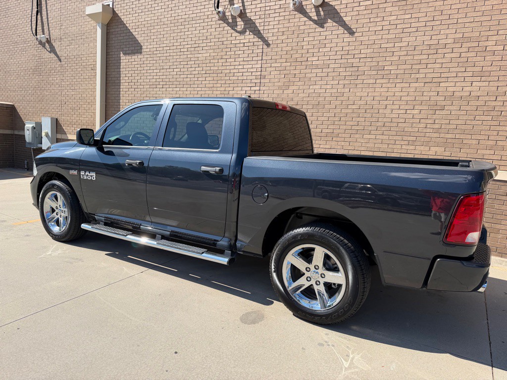2015 RAM 1500 Image 8