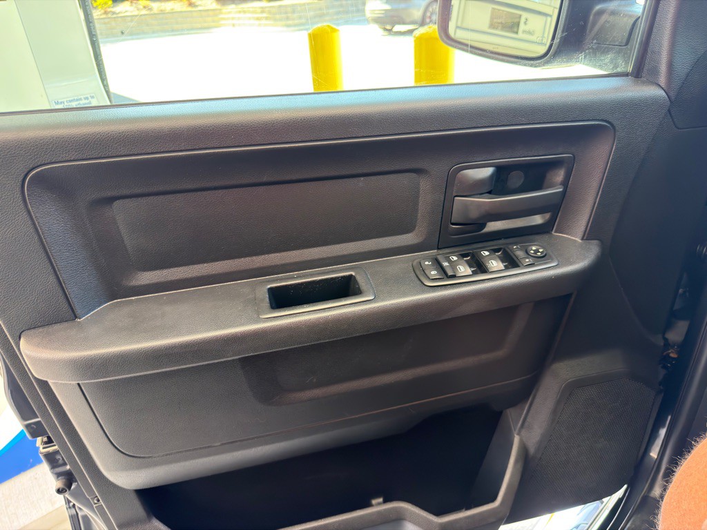2015 RAM 1500 Image 18