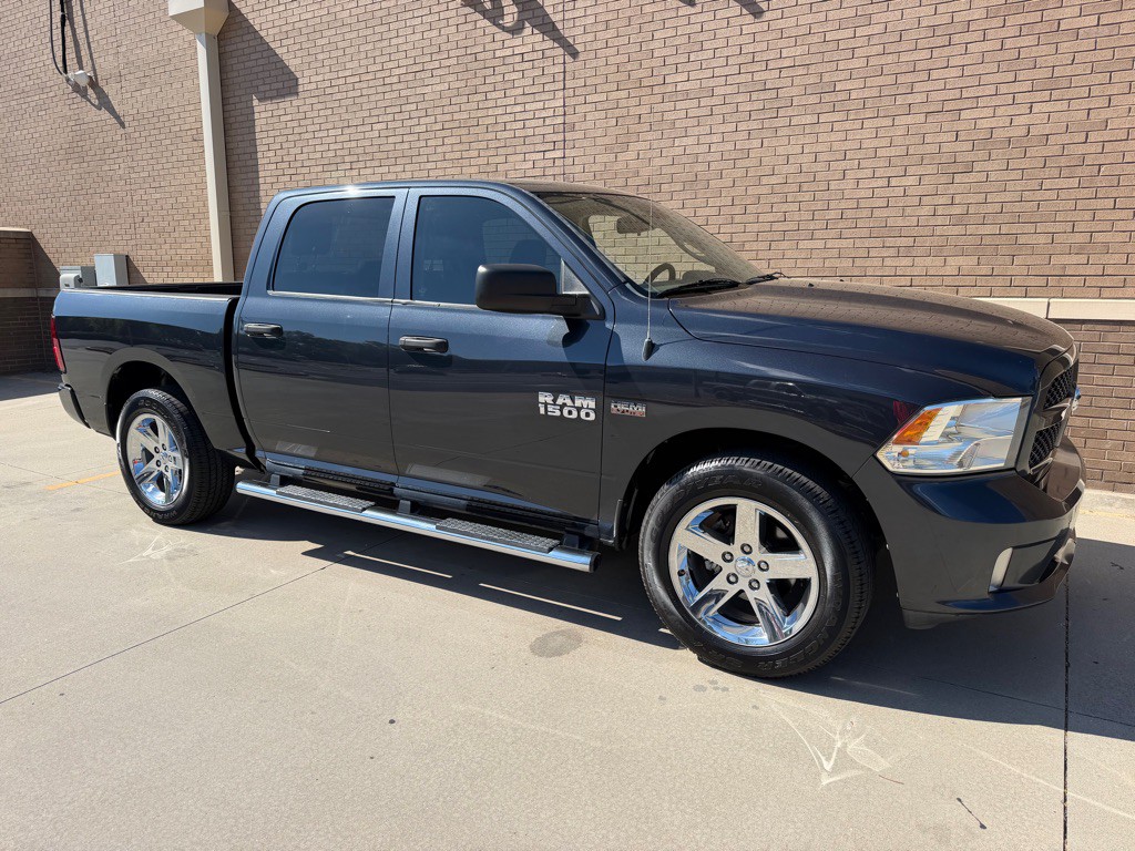 2015 RAM 1500 Image 1