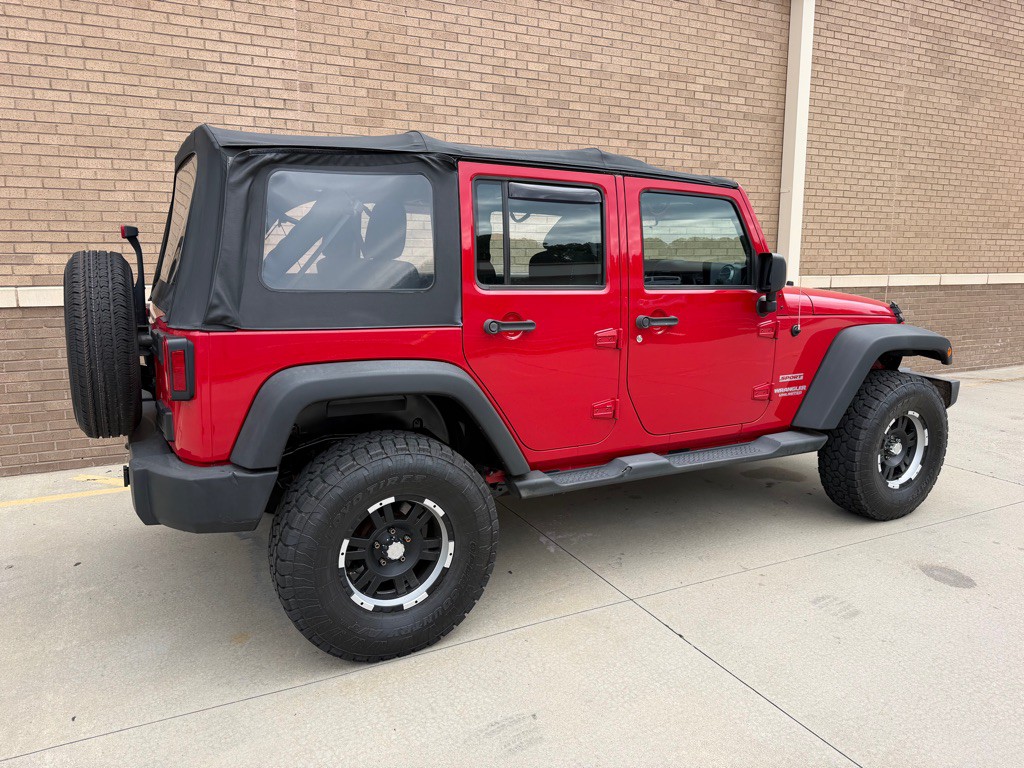 2012 Jeep Wrangler Unlimited Image 9
