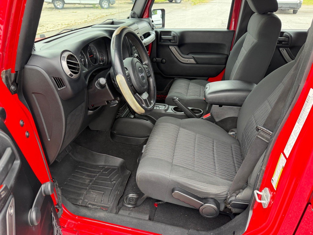 2012 Jeep Wrangler Unlimited Image 11