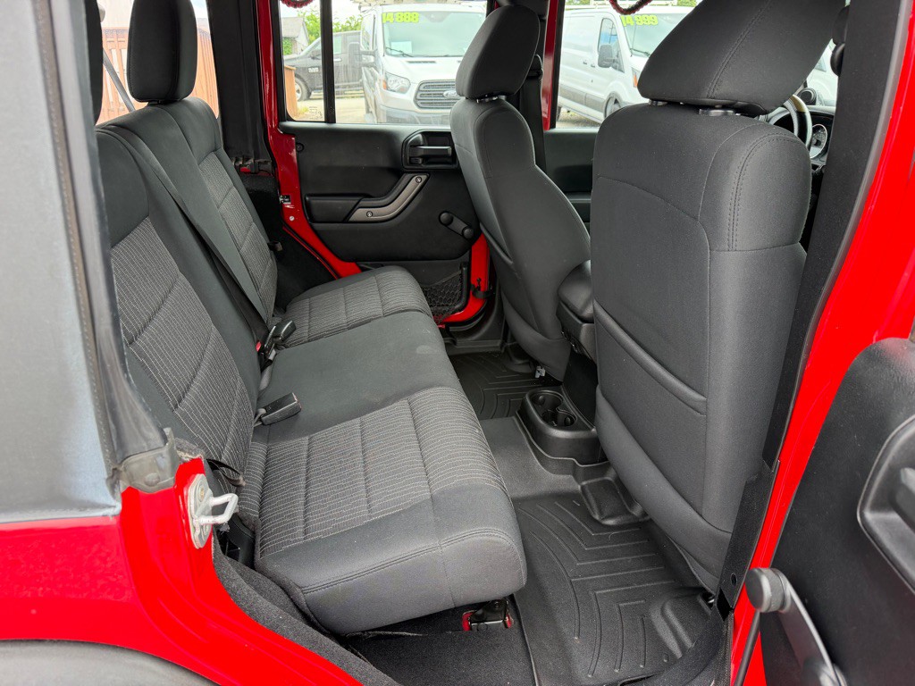2012 Jeep Wrangler Unlimited Image 14
