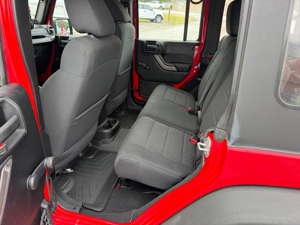 2012 Jeep Wrangler Unlimited Image 15