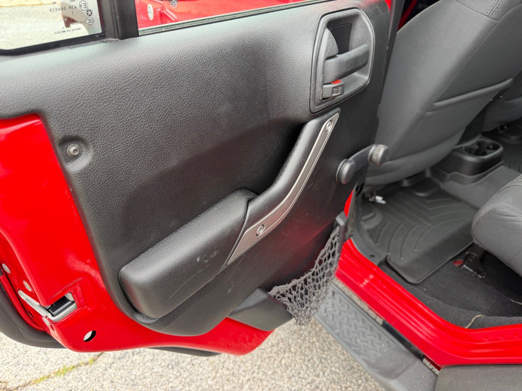 2012 Jeep Wrangler Unlimited Image 16