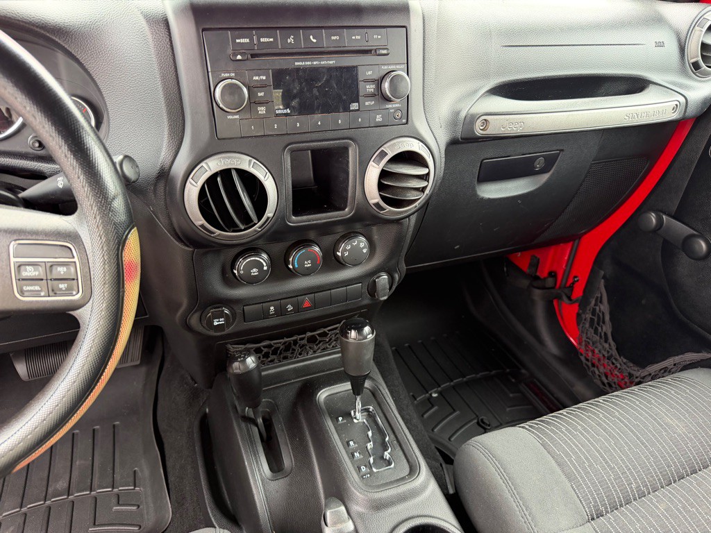 2012 Jeep Wrangler Unlimited Image 19