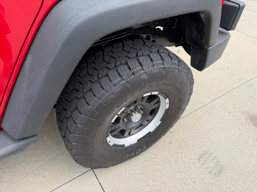 2012 Jeep Wrangler Unlimited Image 21