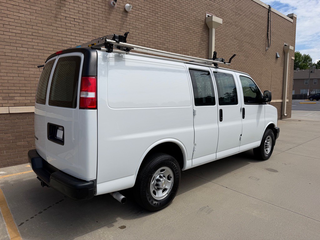 2020 Chevrolet Express Image 4