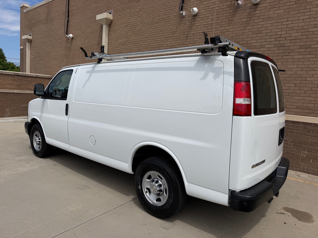 2020 Chevrolet Express Image 9