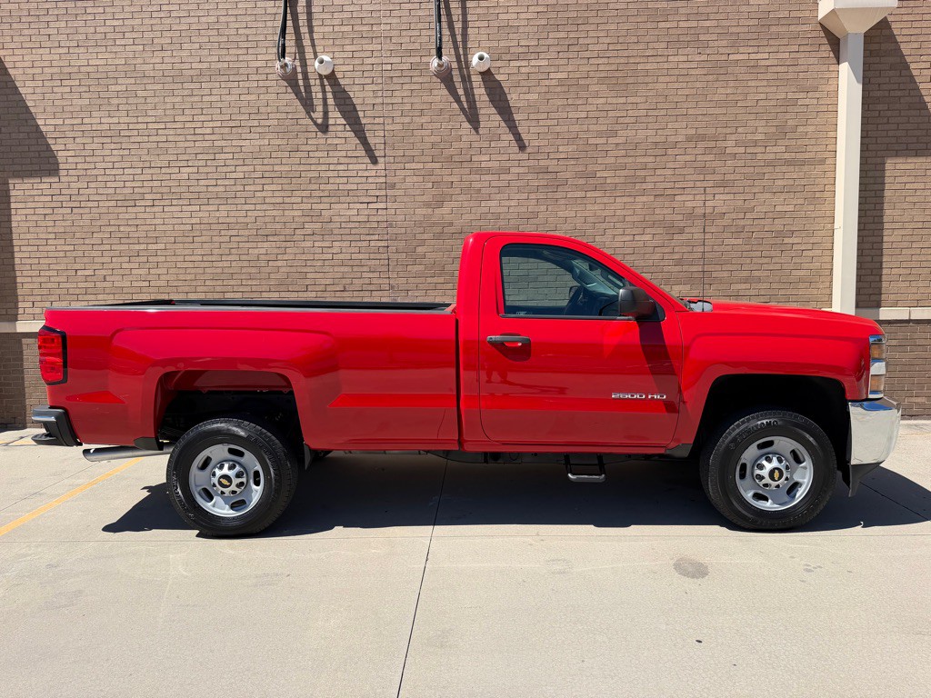 2015 Chevrolet Silverado 1500 Image 1