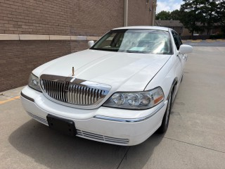 Image for 2005 Lincoln Town Car Signature Limited ID: 7484434