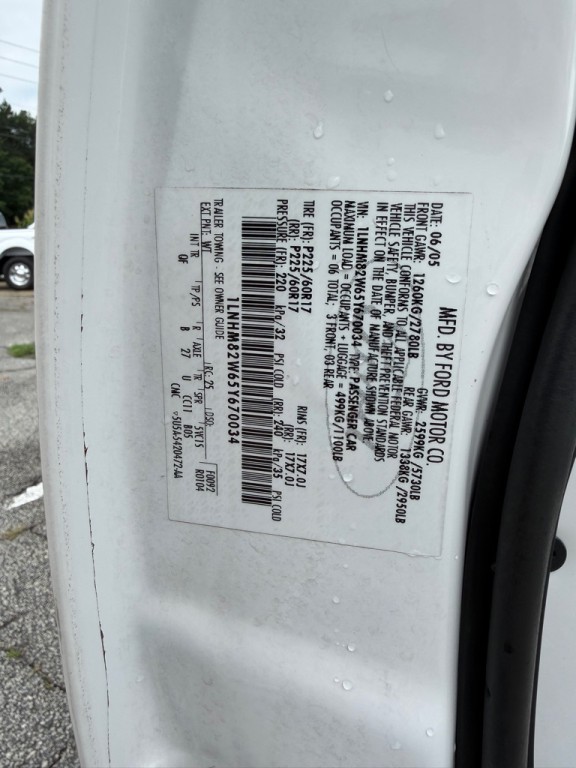 2005 Lincoln Town Car Image 23