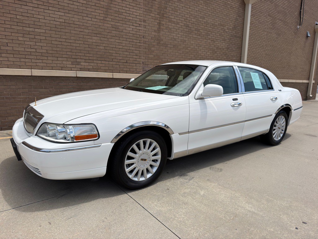 2005 Lincoln Town Car Image 5