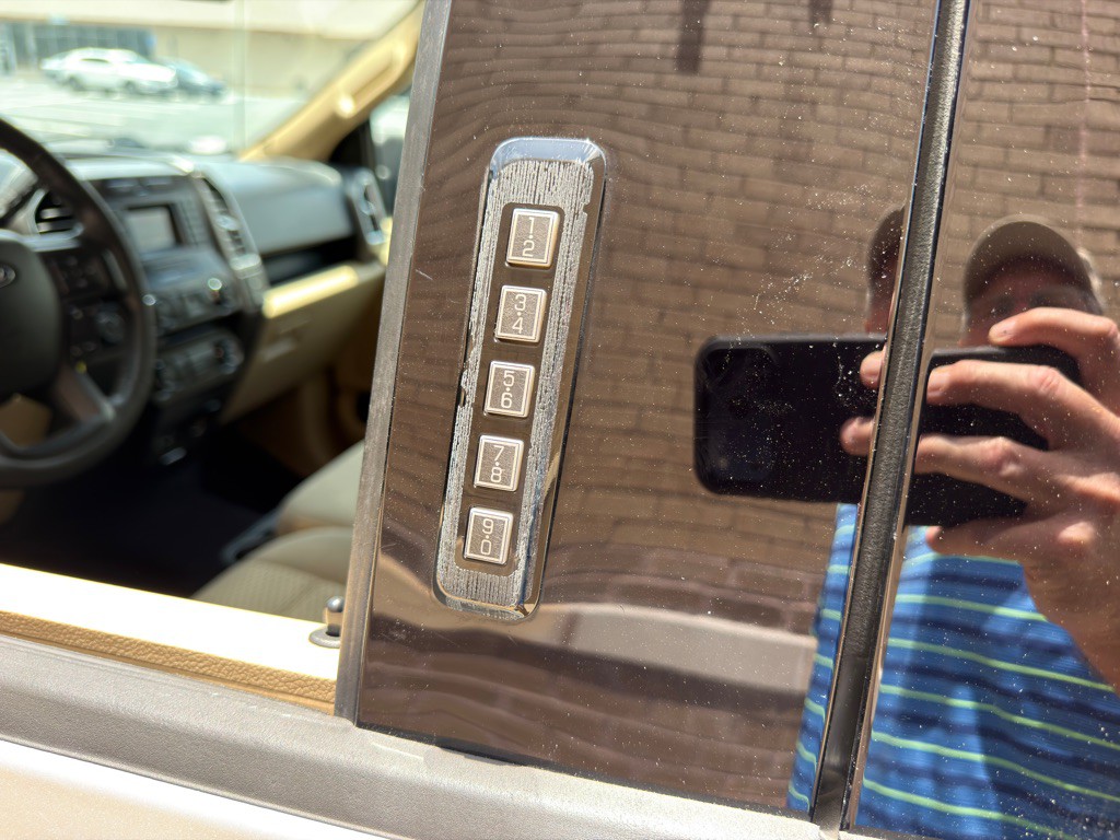 2015 Ford F-150 Image 24