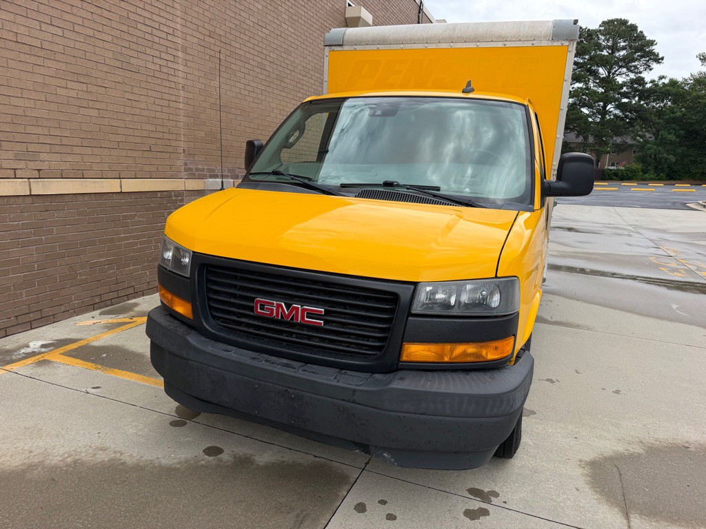 2020 GMC Savana Image 6