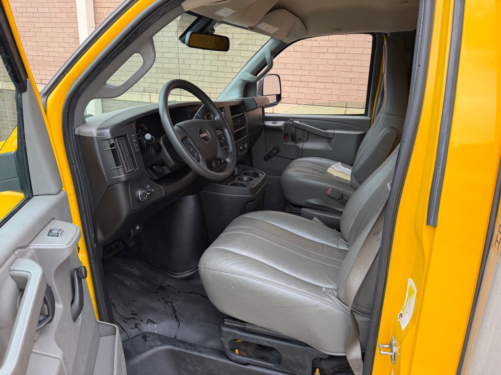 2020 GMC Savana Image 11