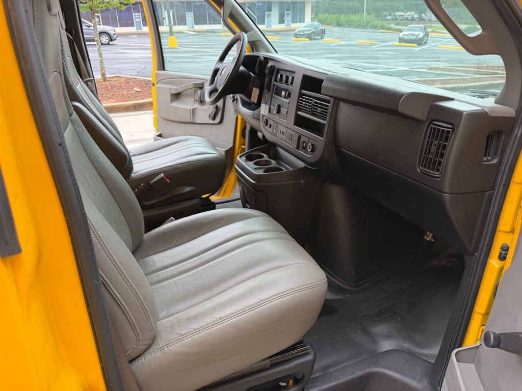 2020 GMC Savana Image 12