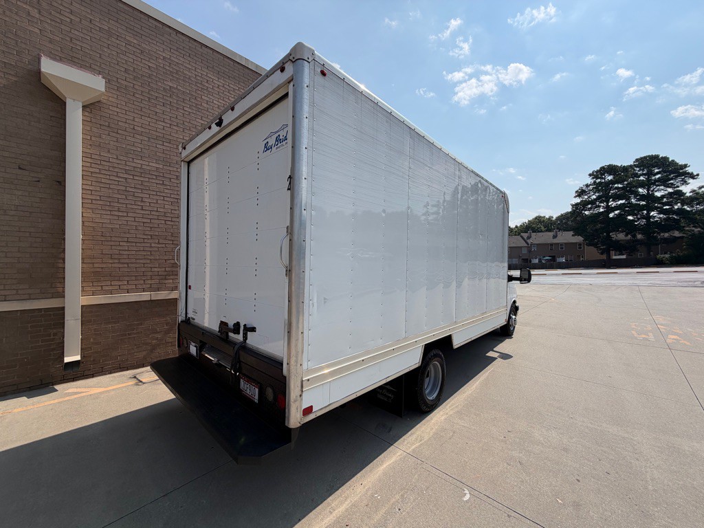 2021 Chevrolet Express Image 10
