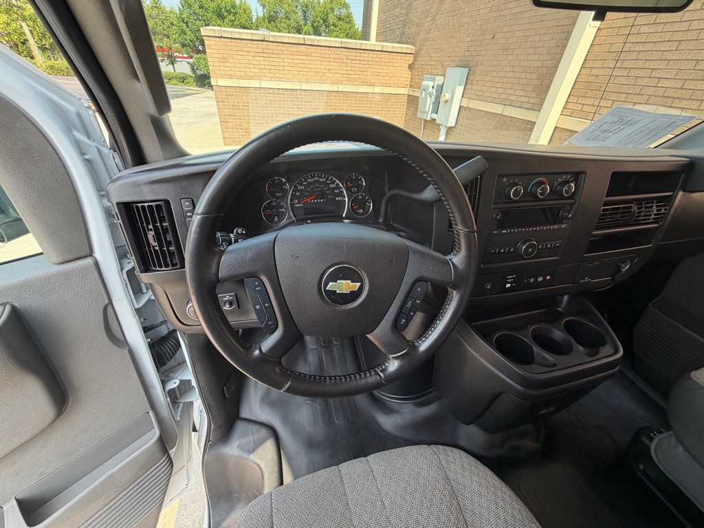 2021 Chevrolet Express Image 17