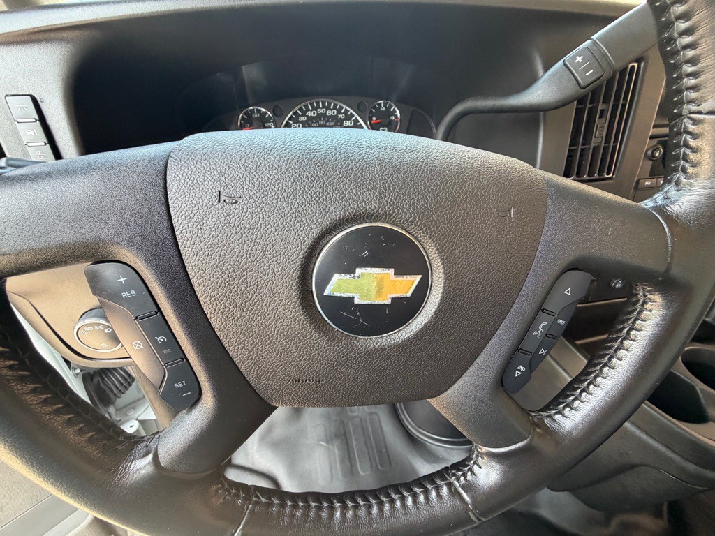 2021 Chevrolet Express Image 18