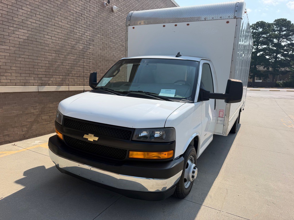 2021 Chevrolet Express Image 6