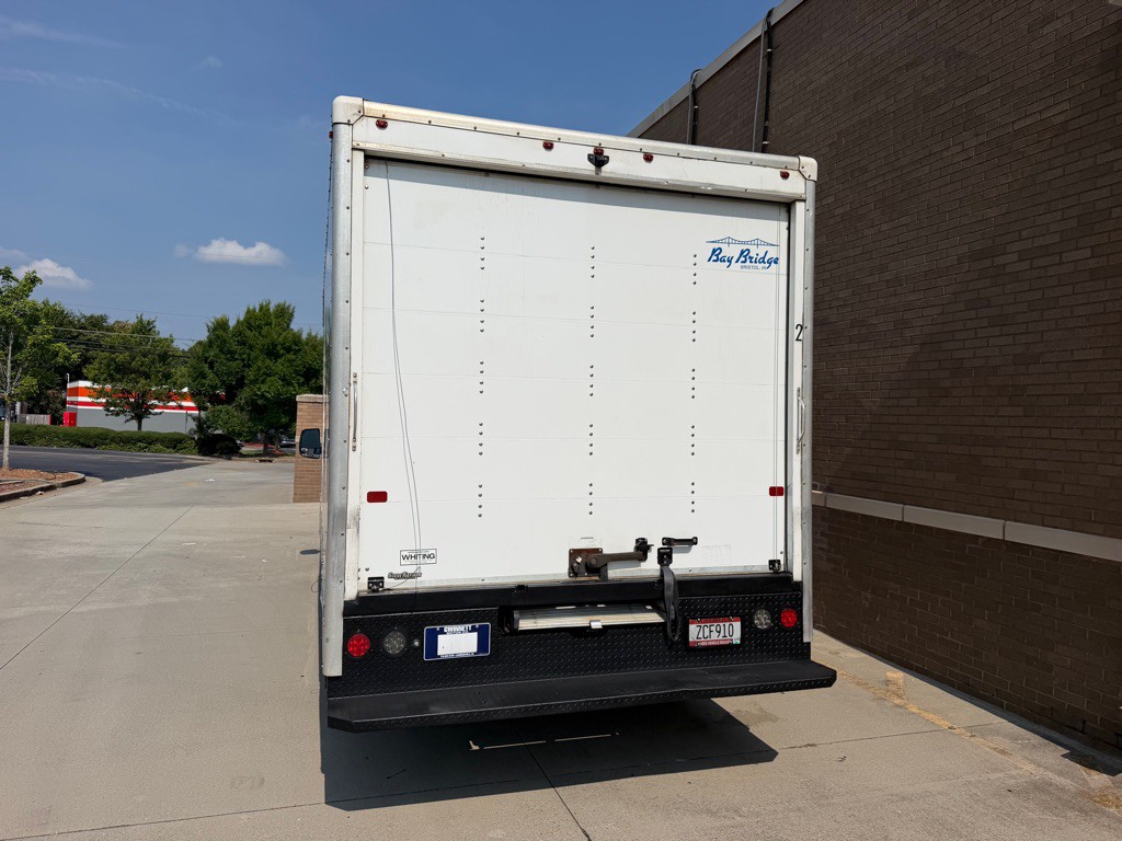 2021 Chevrolet Express Image 8