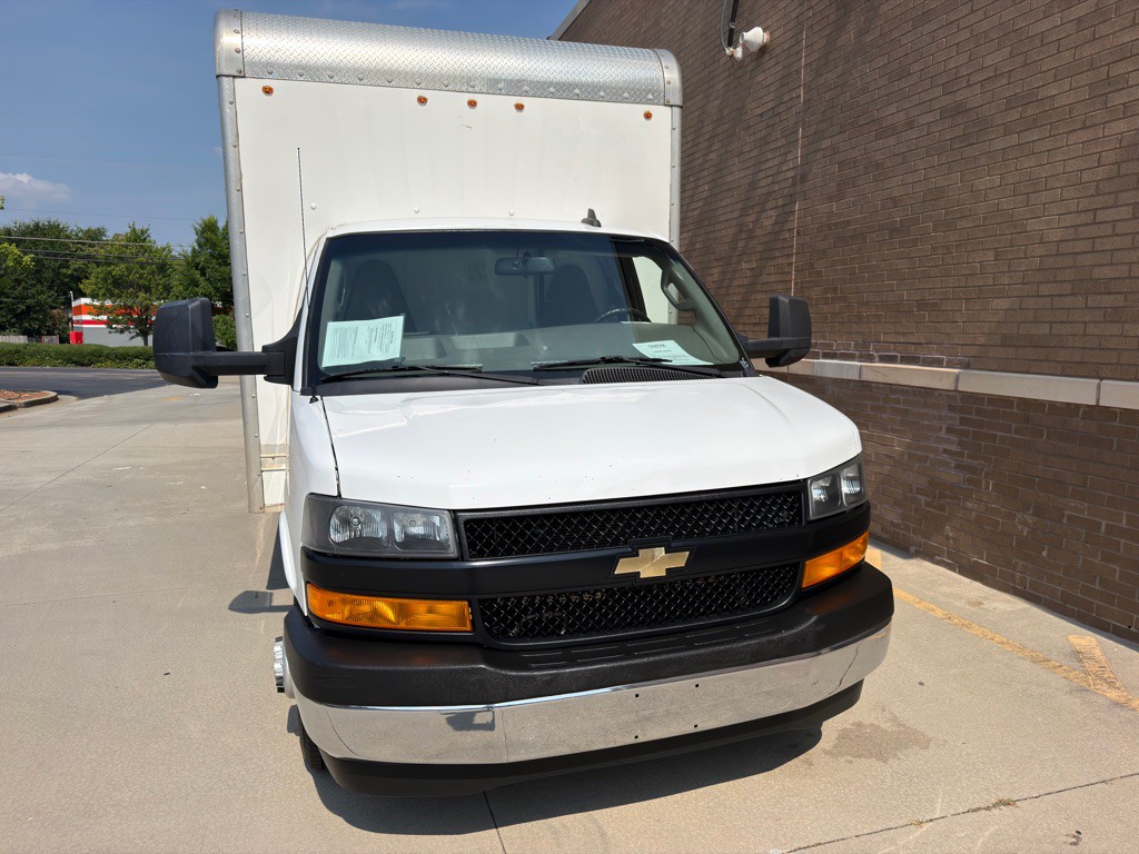 2021 Chevrolet Express Image 9
