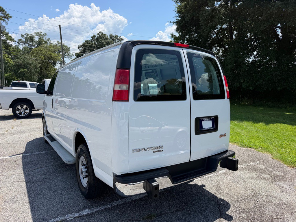 2016 GMC Savana Image 6