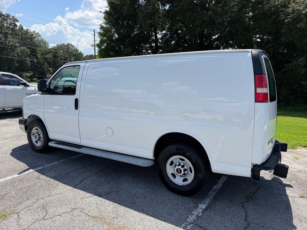 2016 GMC Savana Image 7