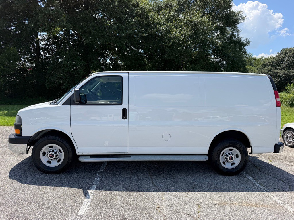 2016 GMC Savana Image 10