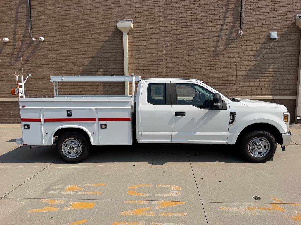 2019 Ford F-350 Image 2