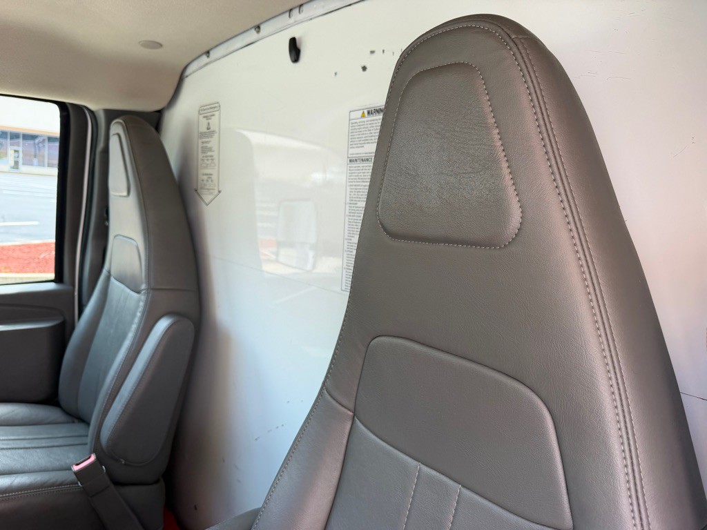 2021 GMC Savana Image 13
