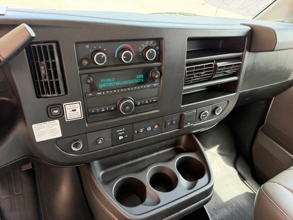 2021 GMC Savana Image 15