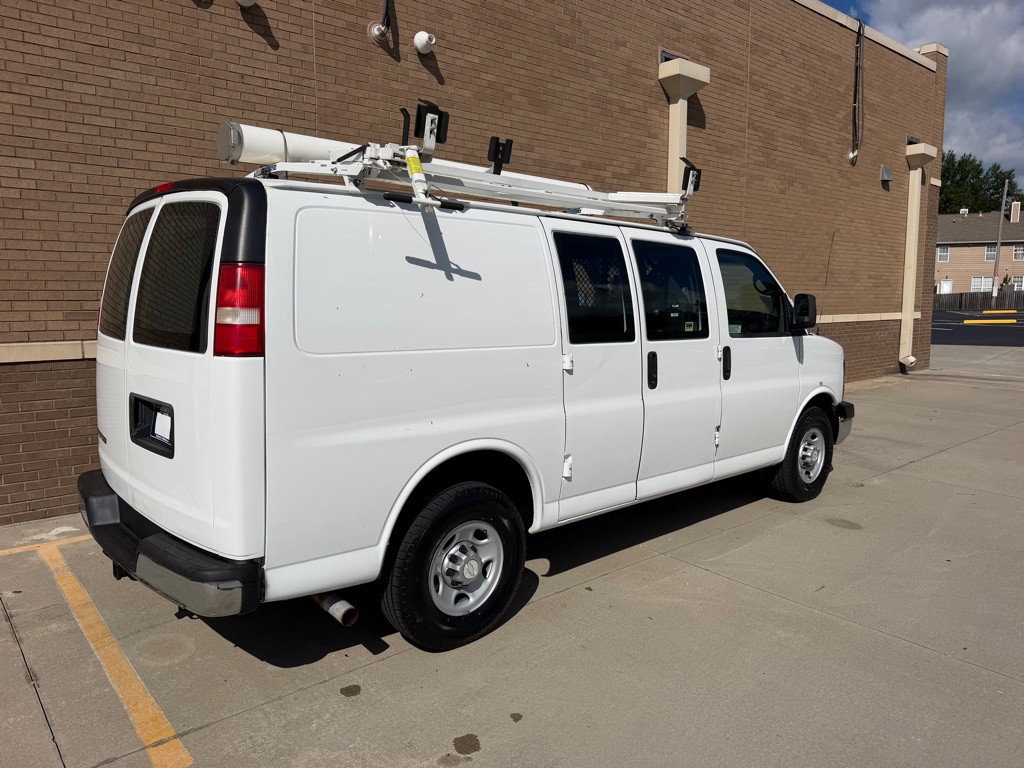 2014 Chevrolet Express Image 5