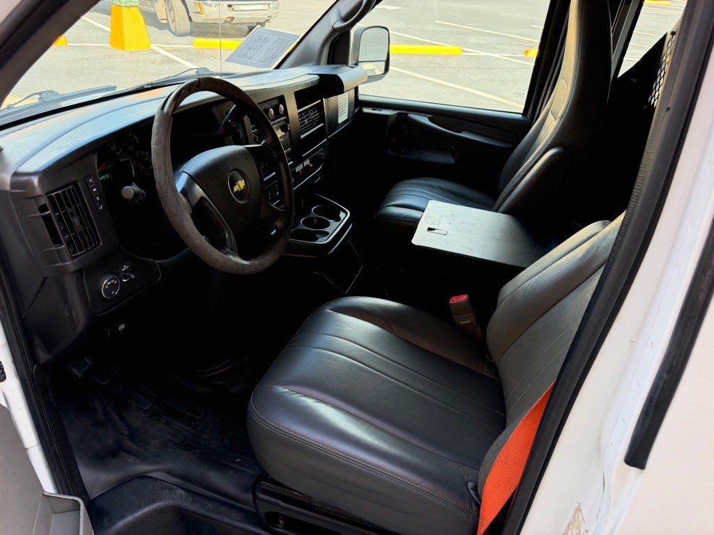 2014 Chevrolet Express Image 12