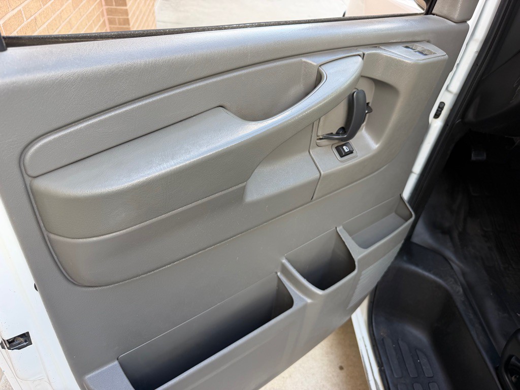 2014 Chevrolet Express Image 14