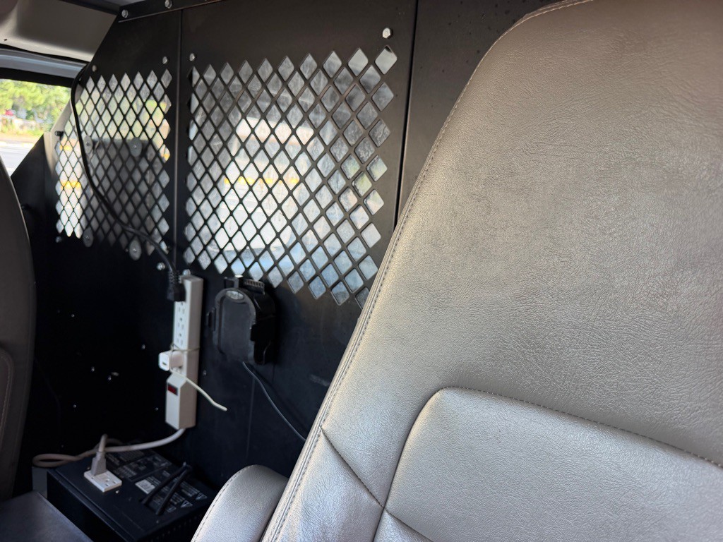 2014 Chevrolet Express Image 16