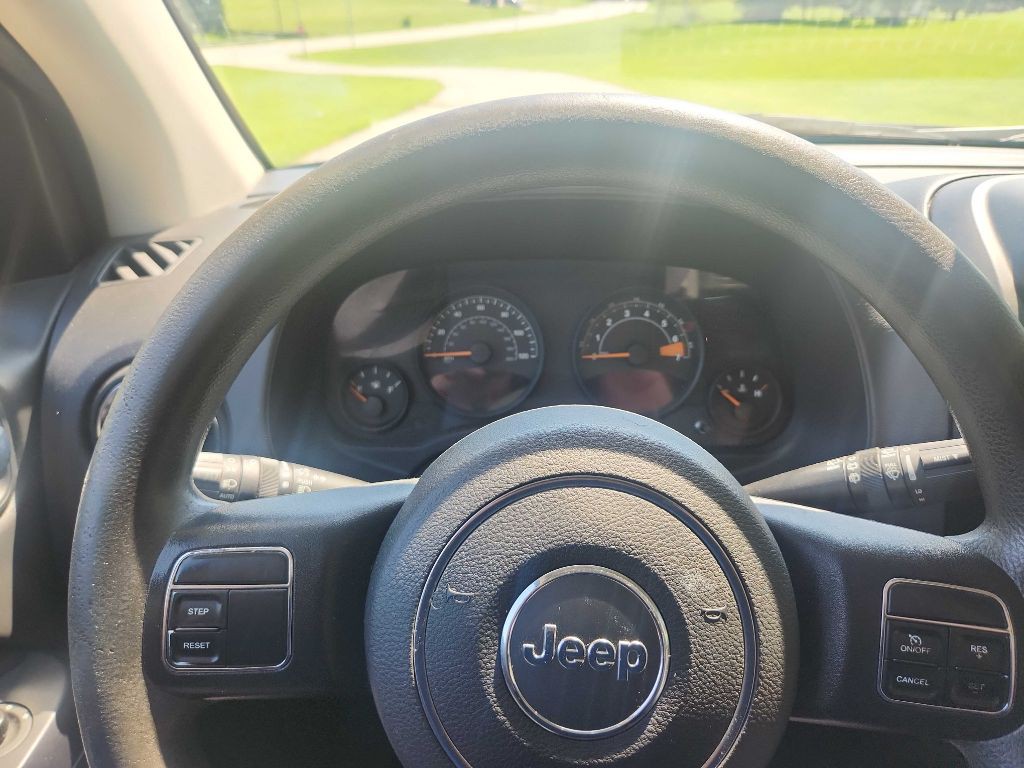 2016 Jeep Compass Image 11