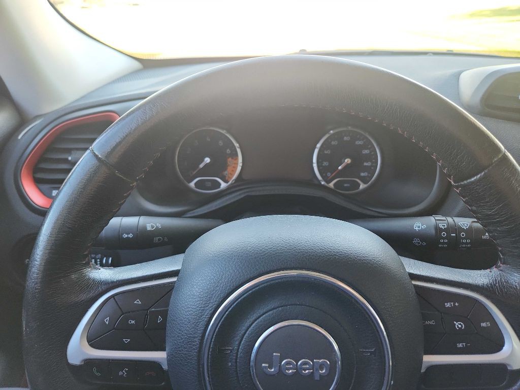 2016 Jeep Renegade Image 12