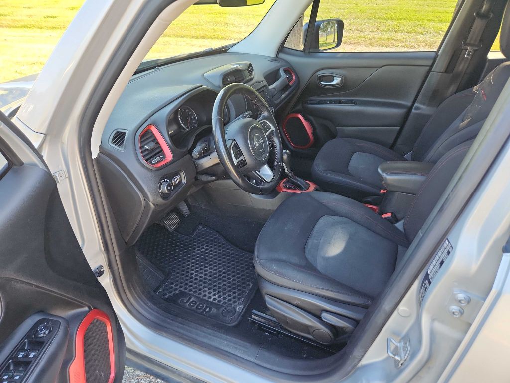 2016 Jeep Renegade Image 13